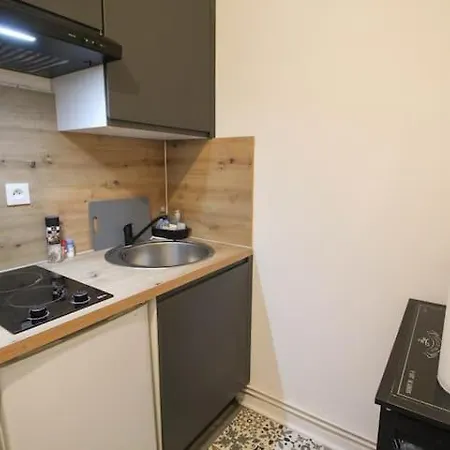 Le Republique Grand Wi-fi / Netflix Apartment *